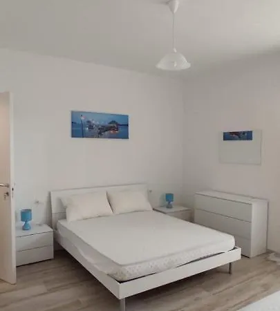 Vistamare2: Beachfront Retreat With Bbq And Exclusive Parking Torre Pali
