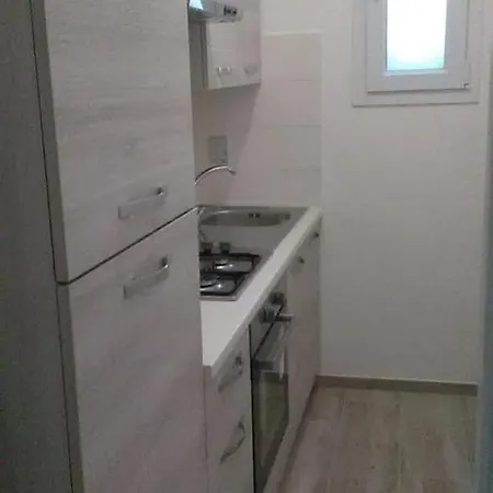 Vistamare2: Beachfront Retreat With Bbq And Exclusive Parking Torre Pali