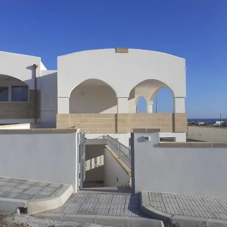 Vistamare2: Beachfront Retreat With Bbq And Exclusive Parking Apartment *